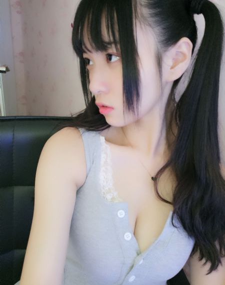 闪耀的她