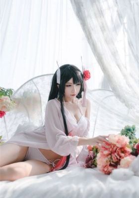 湖畔春光